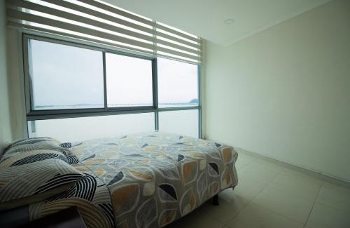 Las Penas Apartamento | Vista frente al rio, exclusivo con piscina