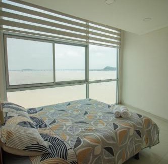 Las Penas Apartamento | Vista frente al rio, exclusivo con piscina