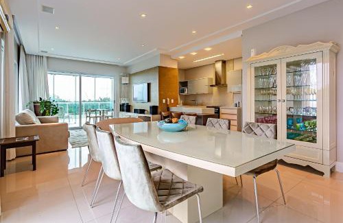 Santinho Apartamento | Vista Mar | Sacada Ampla com Churrasqueira #CSA01D