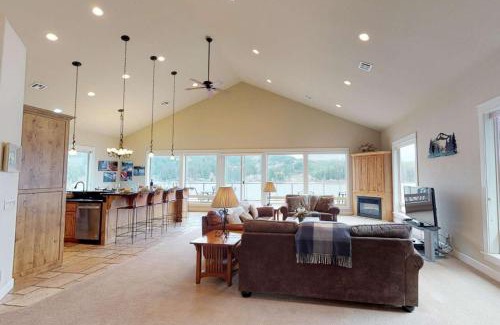 Dunes City Casa | Vista Point Lake House