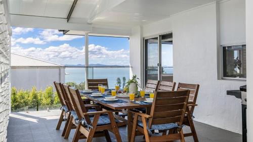 Corlette Casa | Vista Port Stephens - Luxurious Coastal Retreat