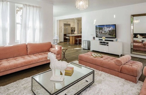 Thousand Oaks Casa | So-Cal Contemporánea Española