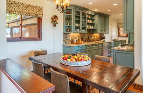 Eucalyptus Hill Villa | Vista Verde by Paradise Retreats