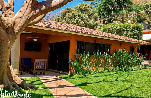 Coatepeque Villa | Suite Vista Verde, Villa Noelia, hermosa casa en el Lago de Coatepeque.
