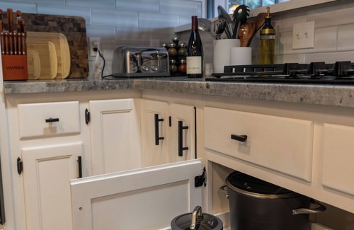Ahwahnee Cabina | Vista Verde: Yosemite - Sleeps 12 - Game Room - Spa