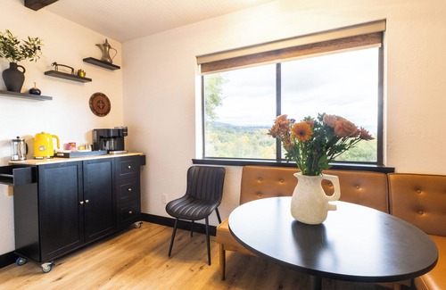 Ahwahnee Cabina | Vista Verde: Yosemite - Sleeps 12 - Game Room - Spa