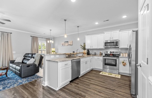 Greenville Casa | Vistapoint, minutes away from ECU/hospital, restaurants, and city attractions.