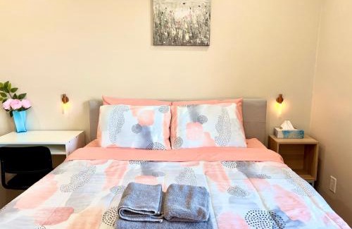 Bathurst Manor Casa | Vita House near Rogers Stadium and Yorkdale Shopping Center