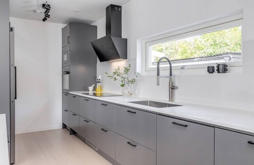 Soder Casa | Vita Huset – ett nybyggt, Lyxigt och stilrent hem