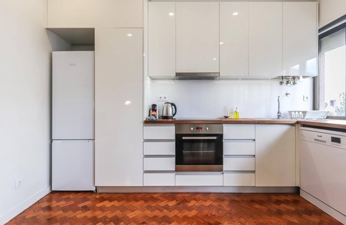 Linda-a-Velha Apartamento | Vita Portucale Ajuda Delight