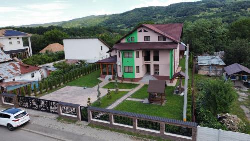 Valenii de Munte Casa | Viv House