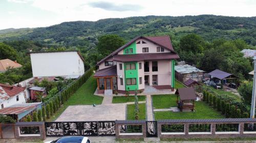 Valenii de Munte Casa | Viv House