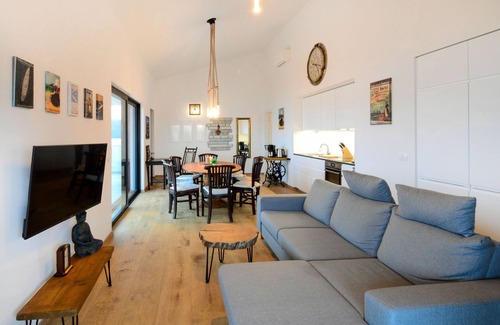 Seget Vranjica Apartamento | Viva-by the sea-panorama penthouse by Interhome