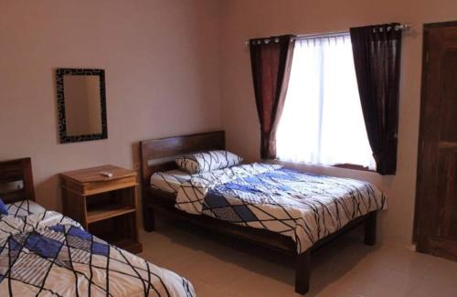 Hu'u Casa | Vivian's Lakey peak homestay