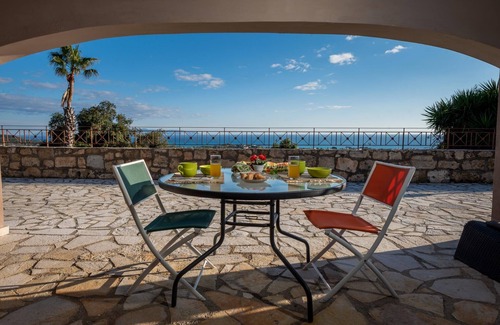 Ntomata Apartamento | Vivian's Studio - Endless View, Ideal for couples.