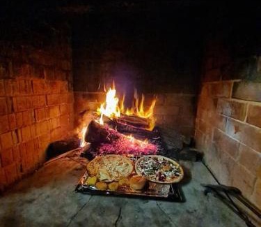 Gwandalan Casa | VIVID - Lake Macquarie Cosy House, heated pool, ev station, fireplace 1 hour from Sydney