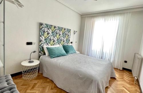 Salesas Apartamento | Vivienda con Parking incluido - Zona Van Dyck