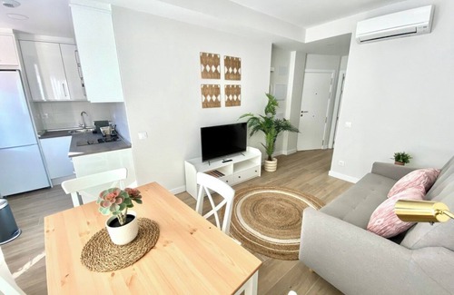 Tetuan Condominio | Free Parking - Brand new, design &lots of sunlight