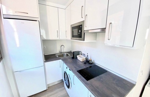Tetuan Condominio | Free Parking - Brand new, design &lots of sunlight