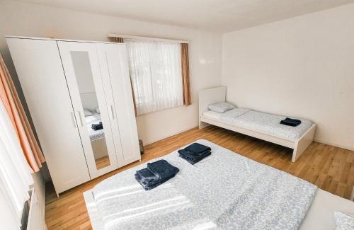 Bassersdorf Casa | VK - VBD - Zürich Airport - Homestay - Villa Bassersdorf