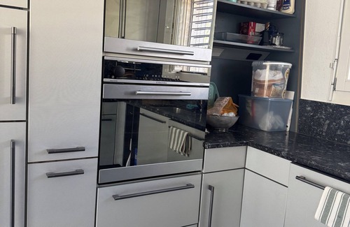 Kloten Apartamento | VK - Zürich Airport - Homestay - Härdlen