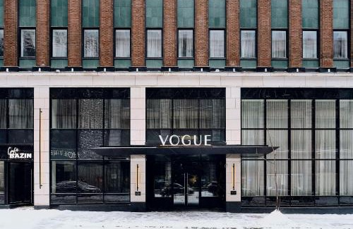 Downtown Montreal Hotel | Vogue Hotel Montreal Downtown, Curio Collection by Hilton