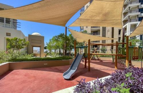 Umm Suqeim 3 Apartamento | Vogue Jumeirah Living - Near Burj Al Arab & Beach