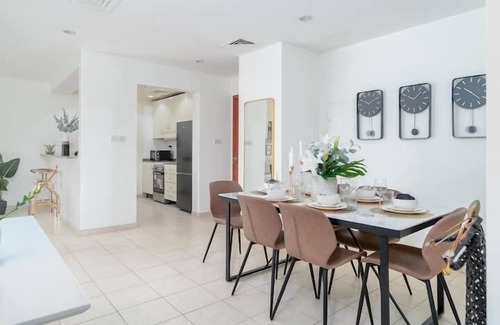 Sheikh Zayed Road Apartamento | Vogue - Spacious 3BHK Greens & Views
