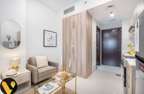 Dubai Sports City Apartamento | Vogue Studio at Hera Tower Sports City