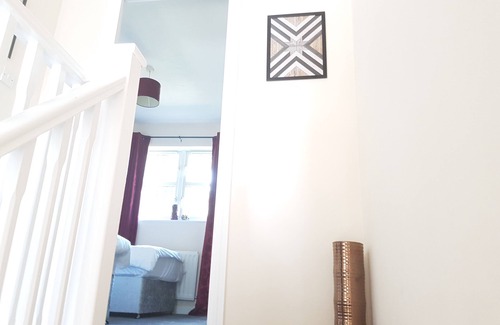 Netley Casa | Vokes House Sleeps 7 and Parking
