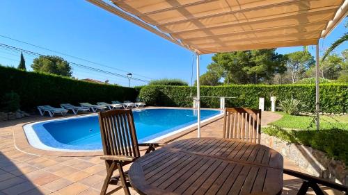 La Torre Vella Apartamento | VOLENDAM 18 Planta baja con piscina privada