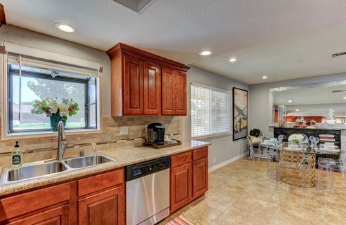 Rancho Oakey Casa | ** Impresionante casa de lujo W / Pool-2m de Strip !!** **