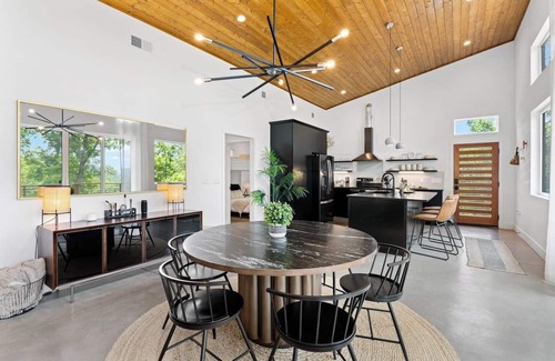 Weaverville Cabina | Voted Best Luxe Stay Hot Tub Mountain Views Asheville Glass House
