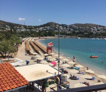 Vouliagmeni Apartamento | VOULIAGMENI ON THE BEACH