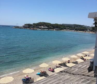 Vouliagmeni Apartamento | VOULIAGMENI ON THE BEACH