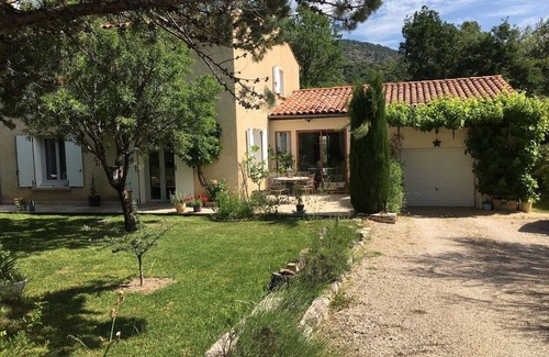 Aiglun Casa | Vous Serez Seuls Dans une Villa , 100 m2 en RDC Avec Piscine, Terrasses, Jardin