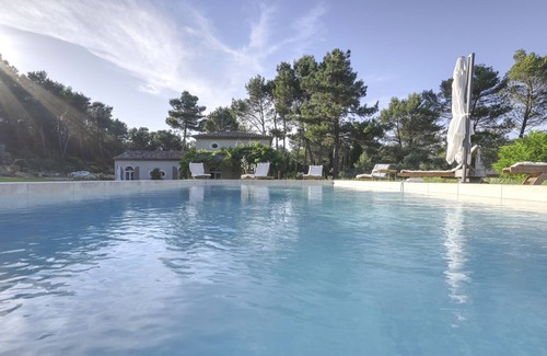 St.-Remy-de-Provence Chalet De Esquí | Vrbo Property