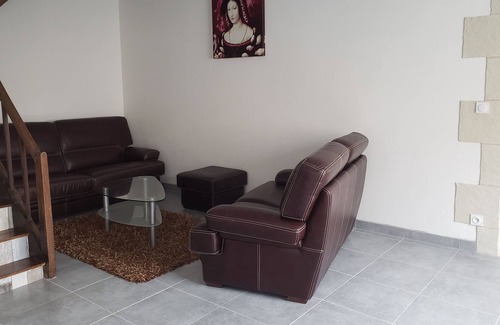 Saint-Romain-sur-Cher Casa | House
