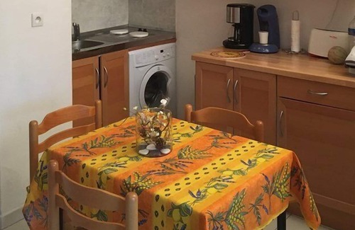 Saint-Martin-de-Bromes Apartamento | Vrbo Property