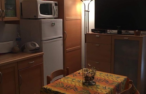 Saint-Martin-de-Bromes Apartamento | Vrbo Property
