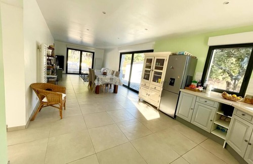Sillans-la Cascade Villa | Villa