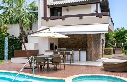 Jurere Internacional Casa | Vrbo Property
