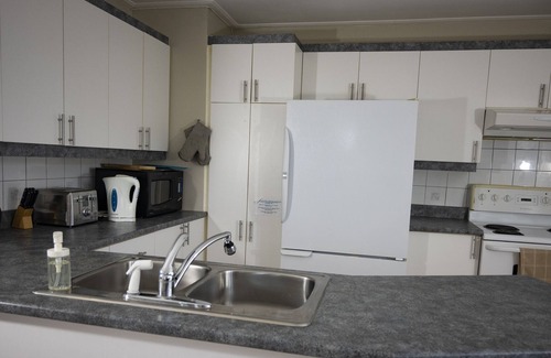 Sainte-Adele Apartamento | Vrbo Property