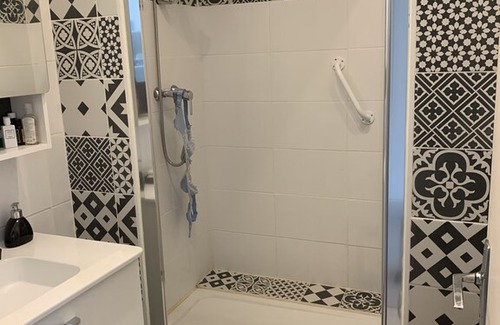 Bayeux Apartamento | Vrbo Property