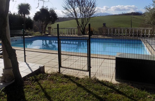 Saux-et-Pomarede Otro | Vrbo Property