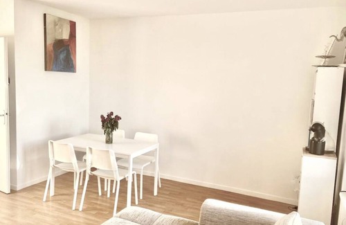 Seclin Apartamento | Vrbo Property