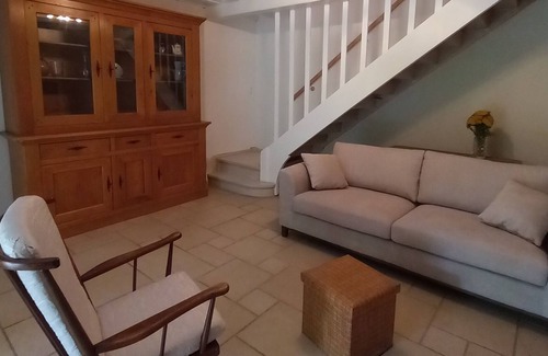 Ville-sous-Anjou Casa | Vrbo Property