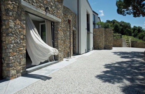 Pugliola Apartamento | Vrbo Property