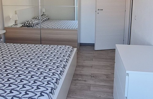 Oristano Apartamento | Vrbo Property