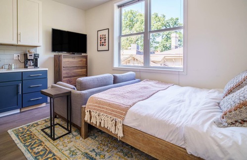 Spruce Hill Apartamento | Vrbo Property